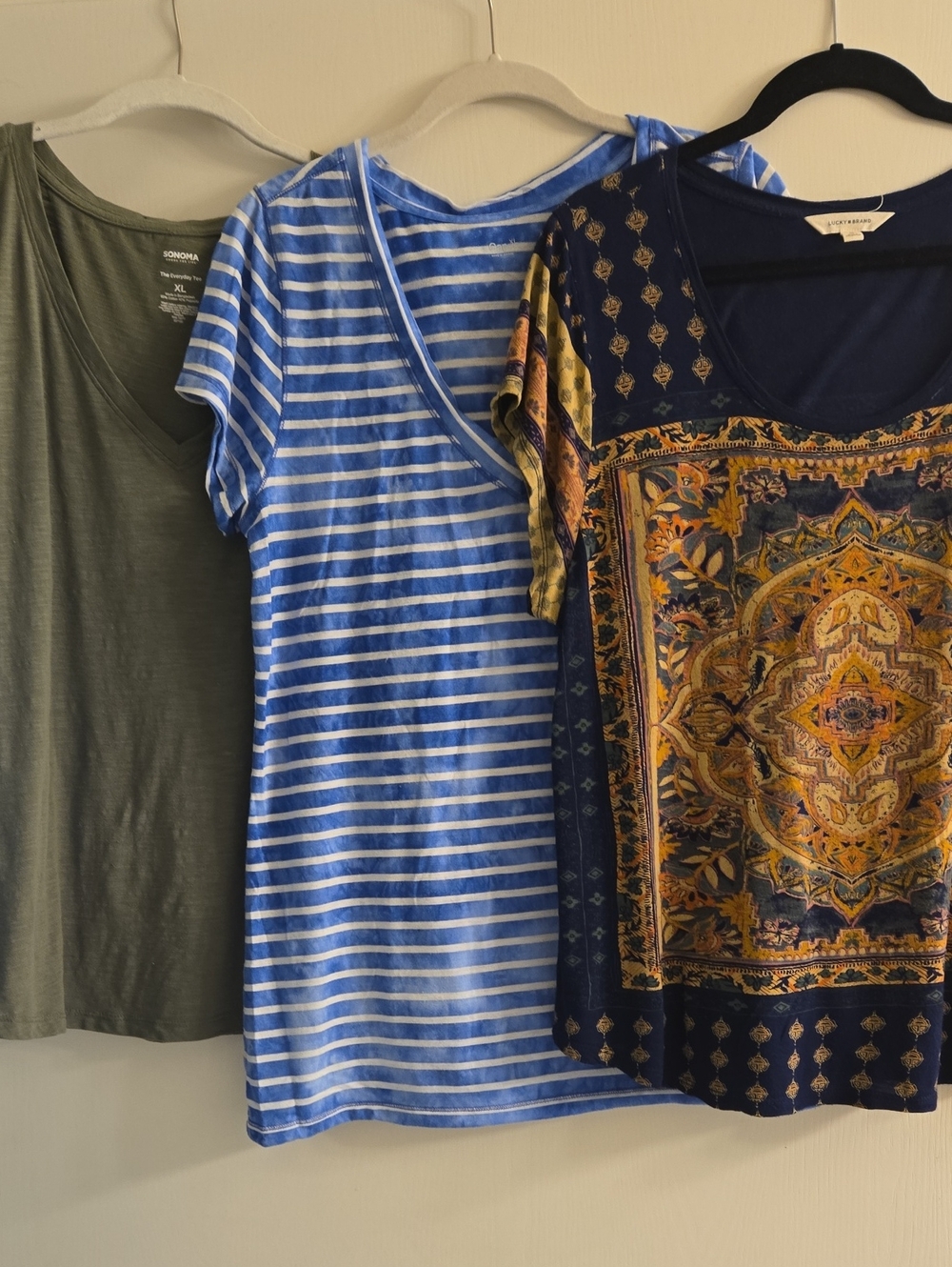 3 Ladies Tshirts - XL